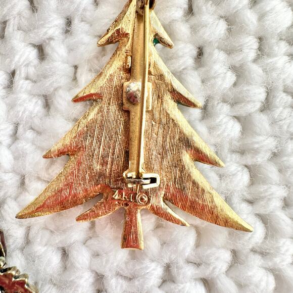 Holiday Christmas Lot Set of 8 Tree Snowman Wreath Angel Vintage Brooch Pins - Picture 7 of 12